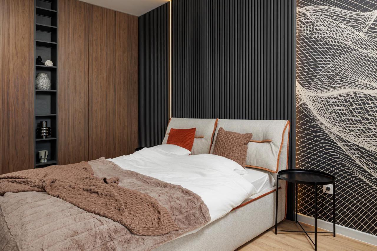 Mandala Designer Apartments With Free Private Parking, Near Mall Coresi Brasov Exterior photo