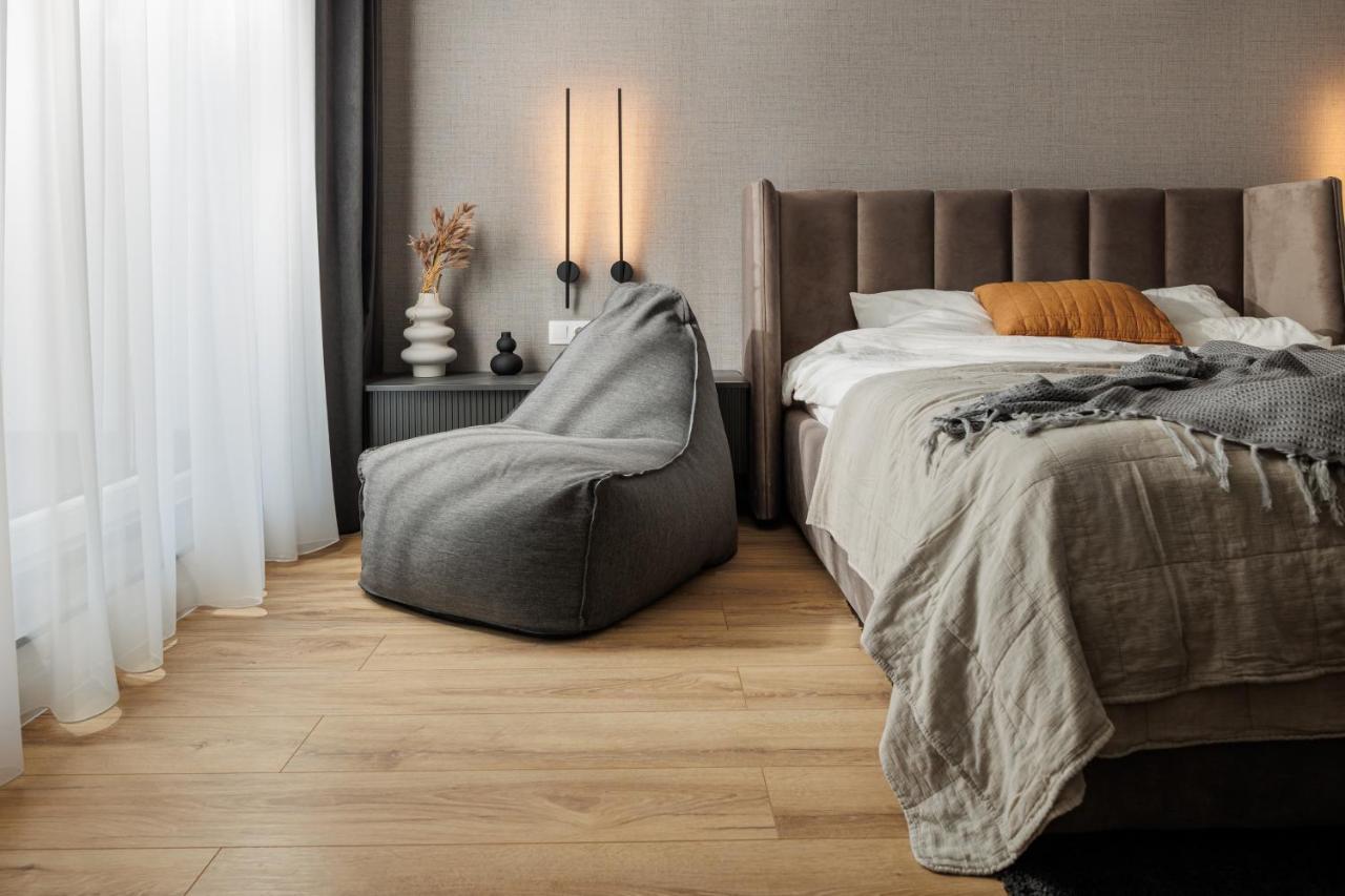 Mandala Designer Apartments With Free Private Parking, Near Mall Coresi Brasov Exterior photo