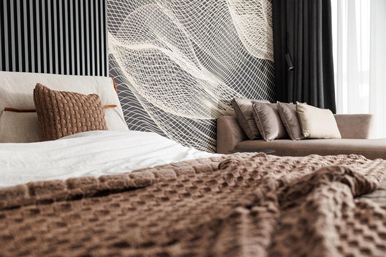 Mandala Designer Apartments With Free Private Parking, Near Mall Coresi Brasov Exterior photo