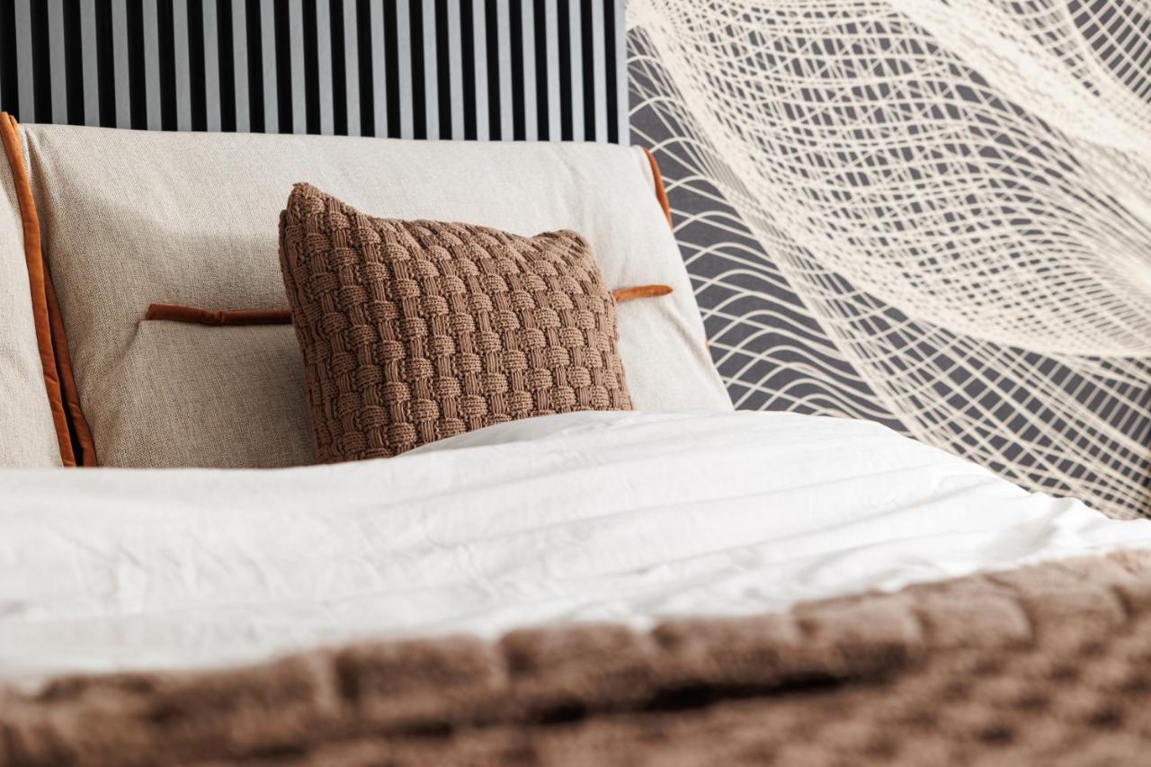 Mandala Designer Apartments With Free Private Parking, Near Mall Coresi Brasov Exterior photo