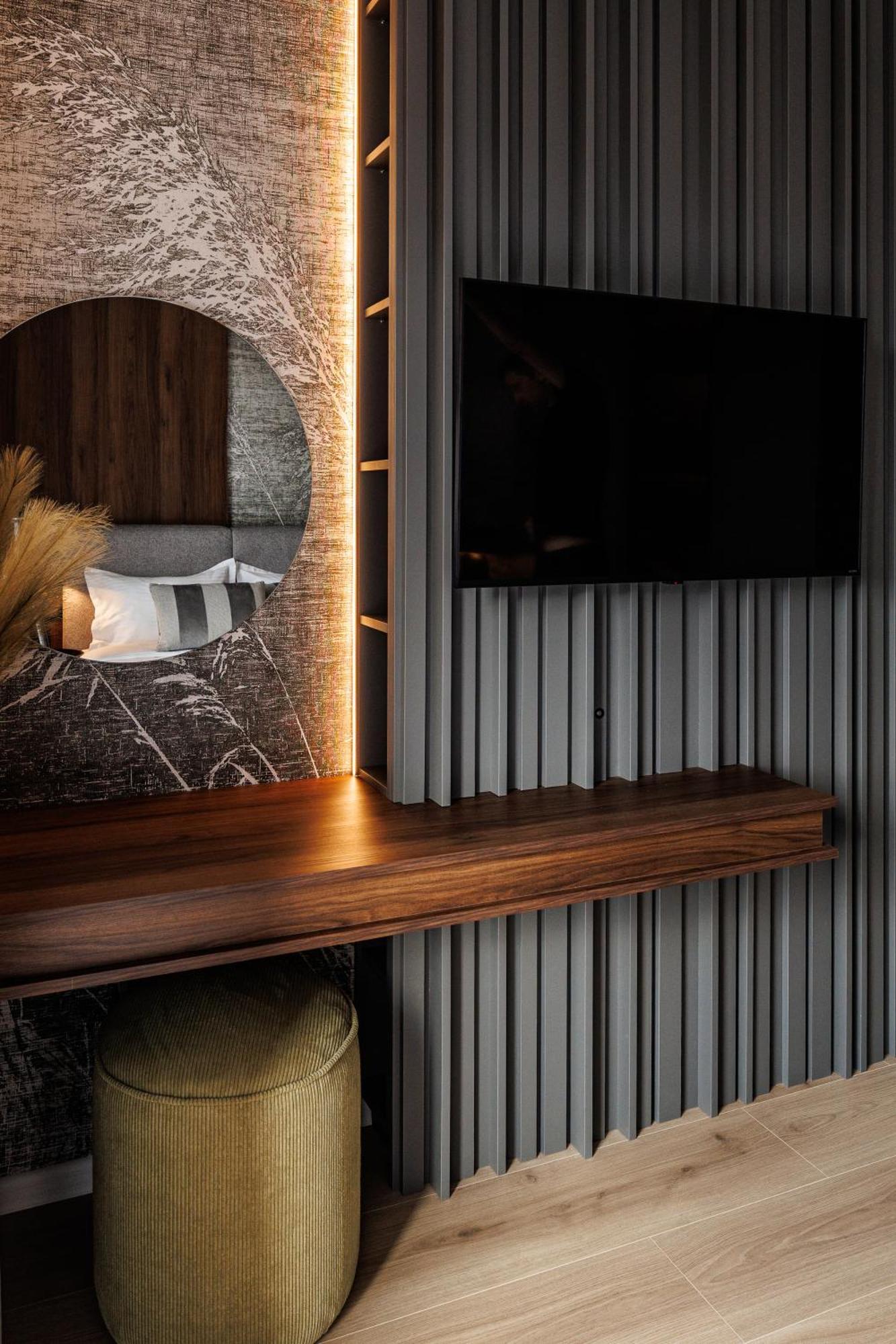 Mandala Designer Apartments With Free Private Parking, Near Mall Coresi Brasov Exterior photo