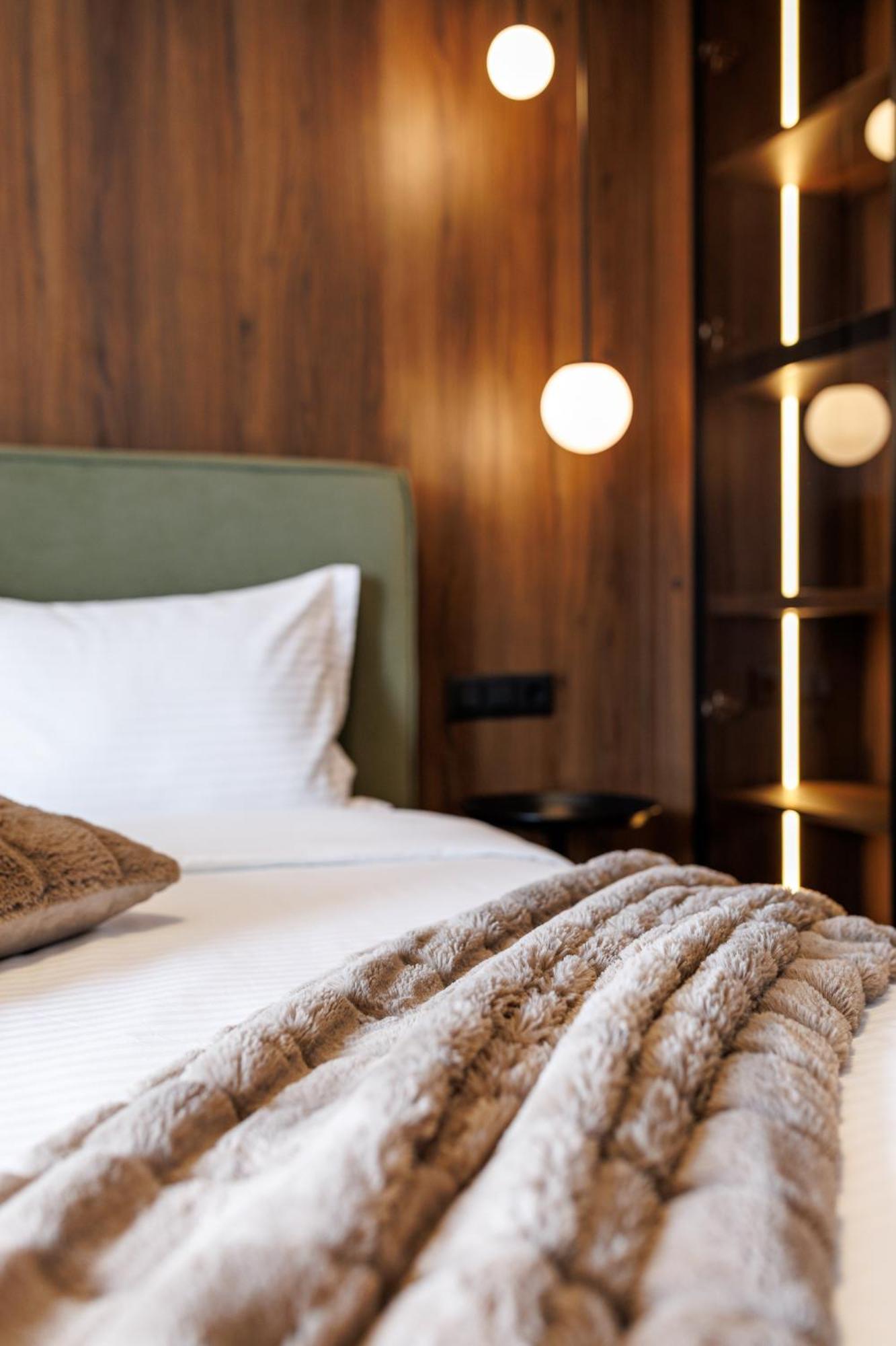Mandala Designer Apartments With Free Private Parking, Near Mall Coresi Brasov Exterior photo