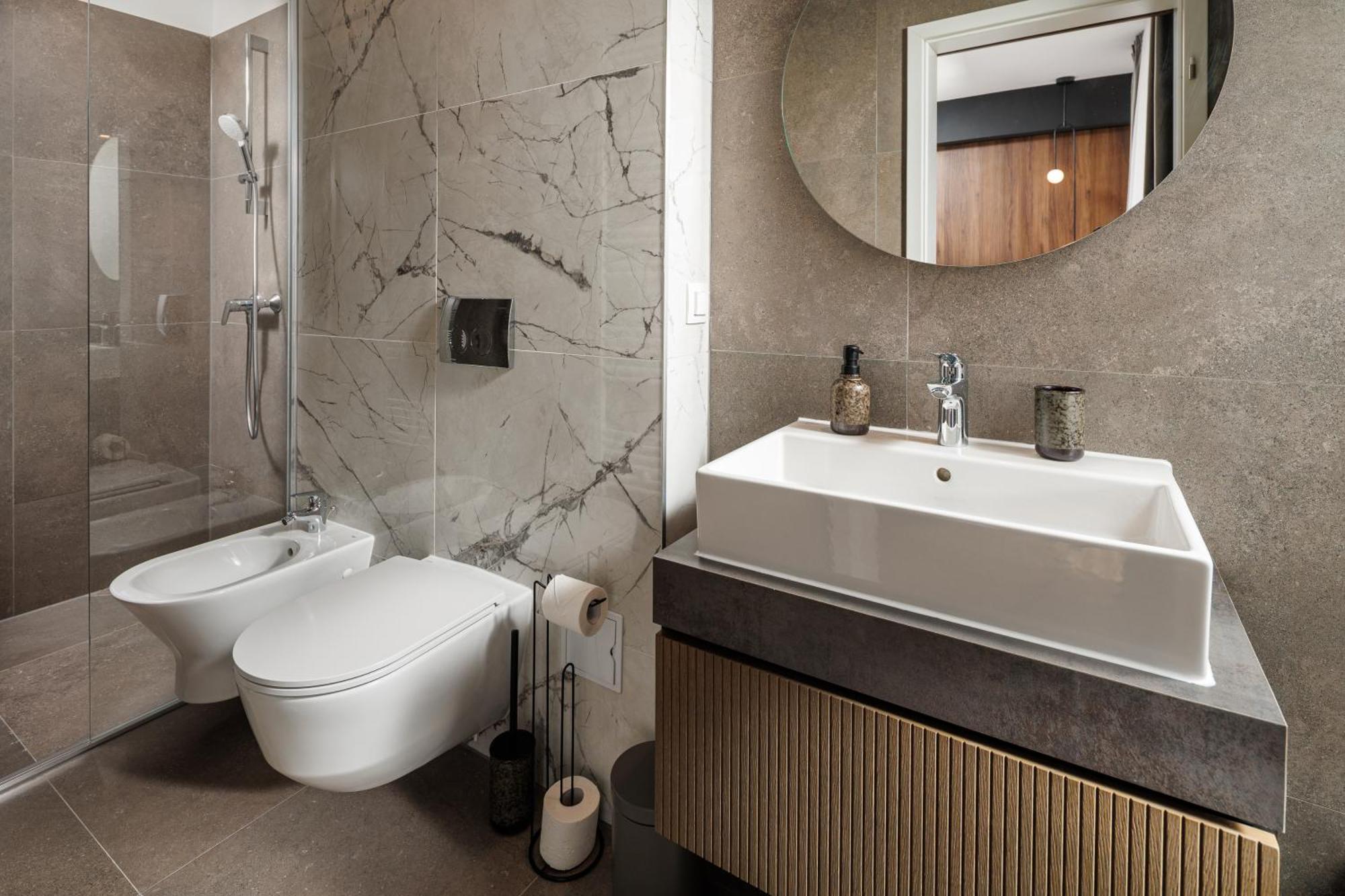 Mandala Designer Apartments With Free Private Parking, Near Mall Coresi Brasov Exterior photo